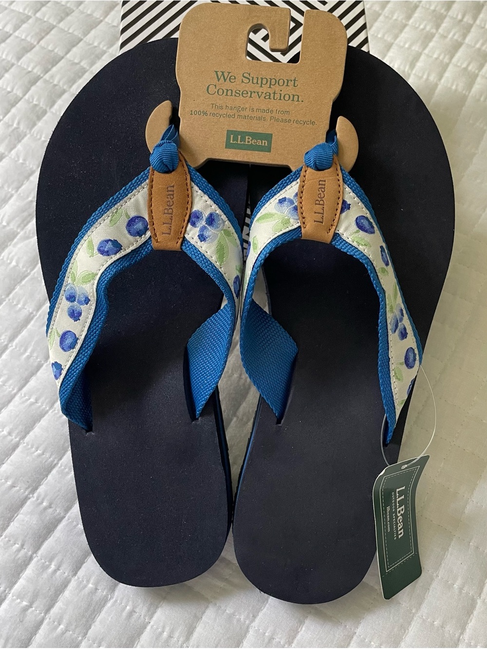 NWT L.L.Bean
Classic Maine Isle Flip Flop 3 Motif Women's